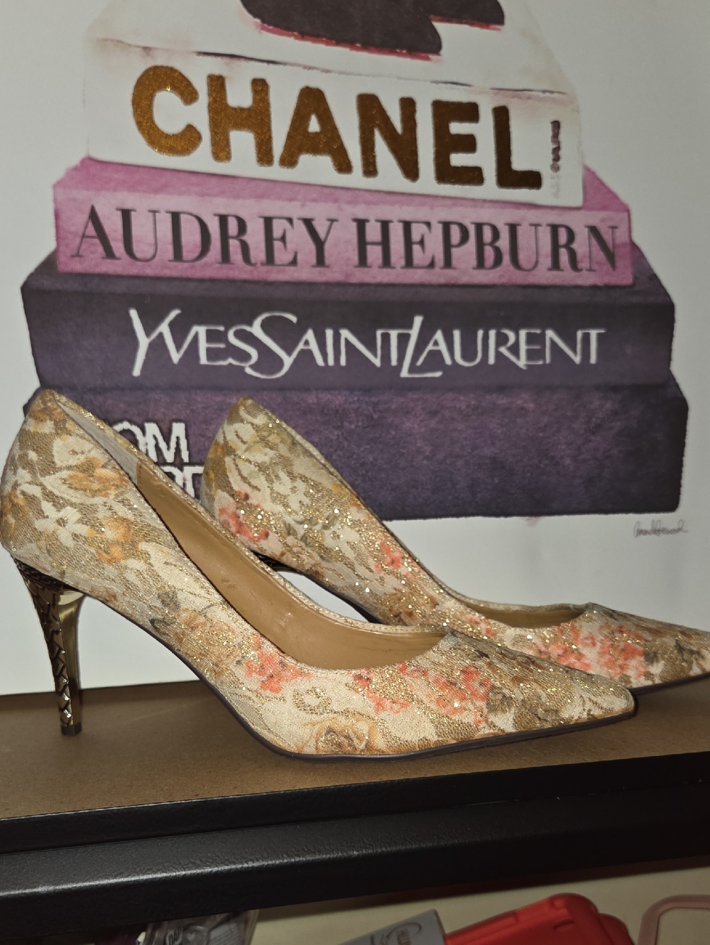 Pointed Floral Lace Pumps in Gold and Pink
